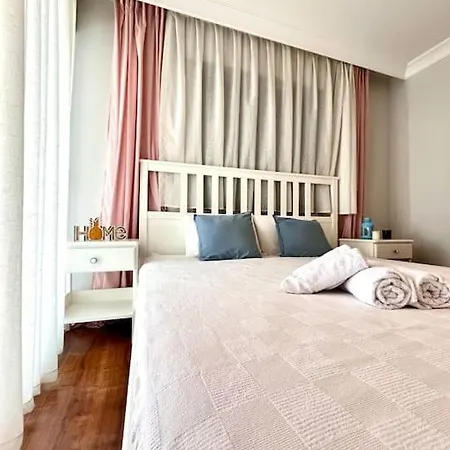 Cesme'de Havuzlu Evde Konaklayin *