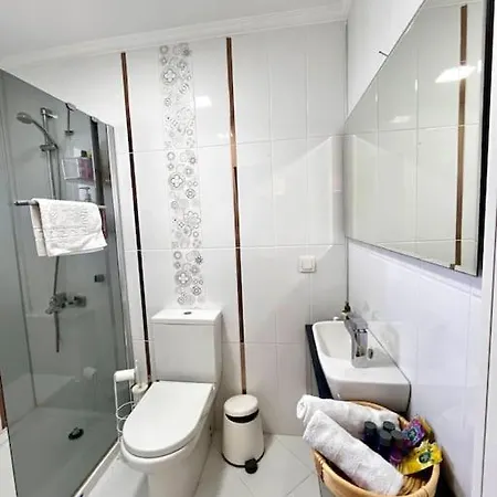Cesme'de Havuzlu Evde Konaklayin * Çeşme