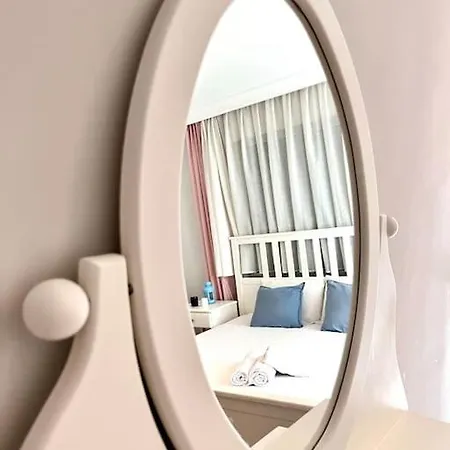 Cesme'de Havuzlu Evde Konaklayin Villa *