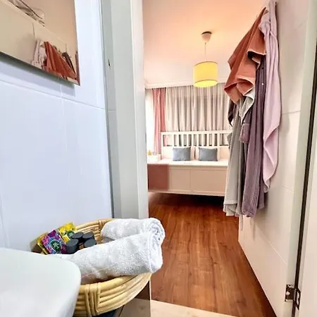 Cesme'de Havuzlu Evde Konaklayin Villa