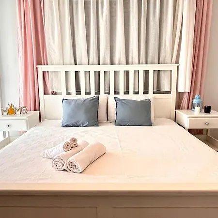 Cesme'de Havuzlu Evde Konaklayin Villa