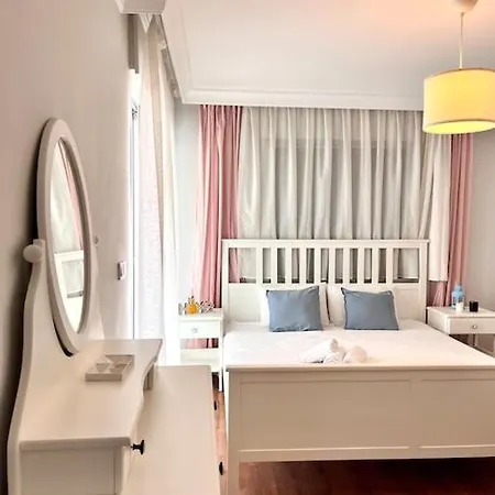 Villa Cesme'de Havuzlu Evde Konaklayin *