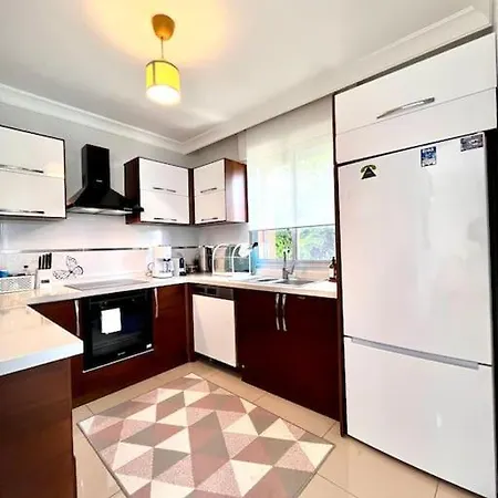 Villa Cesme'de Havuzlu Evde Konaklayin Çeşme