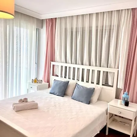 Villa Cesme'de Havuzlu Evde Konaklayin *
