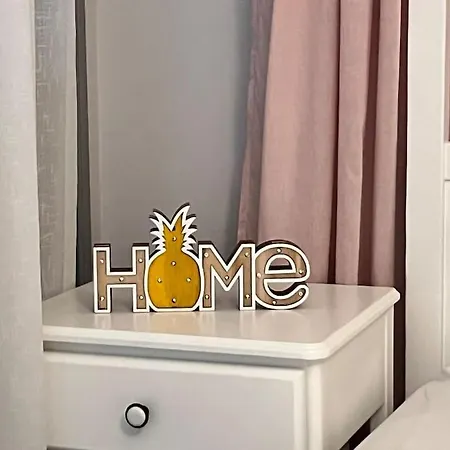 Cesme'de Havuzlu Evde Konaklayin Villa Çeşme