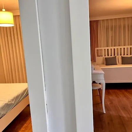 Villa Cesme'de Havuzlu Evde Konaklayin