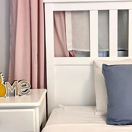 Cesme'de Havuzlu Evde Konaklayin